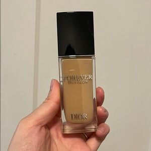 #2W0 Dior Forever Skin Glow 24hr Radiant Foundation NWOB exp:05/26